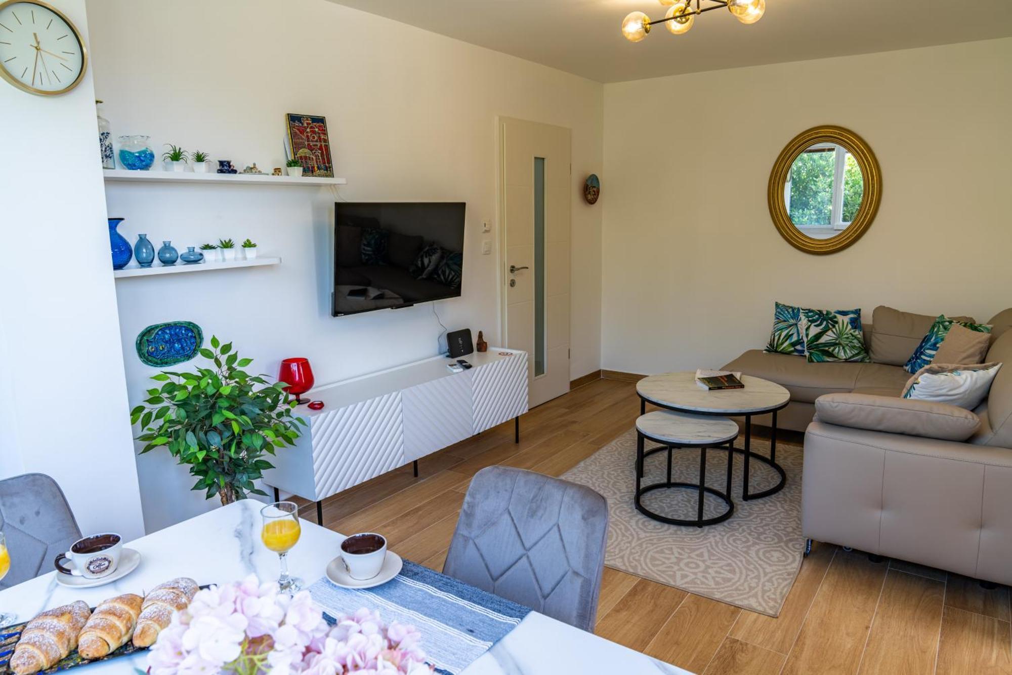Dado With Cover Parking On Ideal Location * Dubrovnik